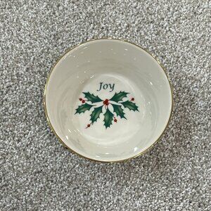 Lenox Holiday Sentiment "Joy" Round Dish - LNC